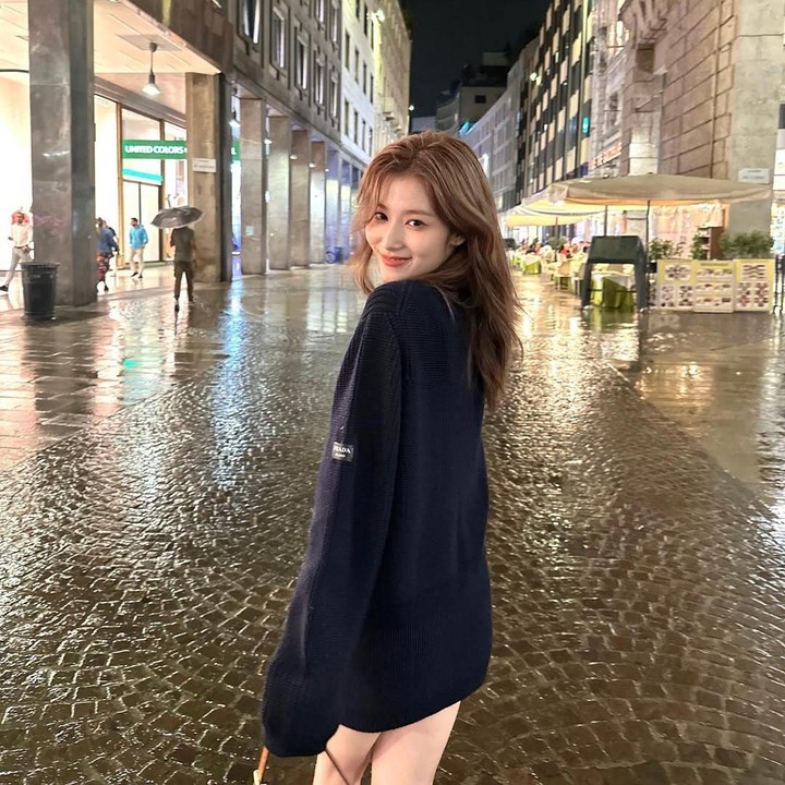 <p>Dilansir dari laman<em> Koreaboo,</em> Sana berada di peringkat ke-22 secara keseluruhan dan ke-9 di antara idol K-Pop perempuan lainnya. Ini adalah penampilannya yang ke-8 dalam daftar ini, lho, Bunda.&nbsp;(Foto: Instagram@m.by__sana)</p>