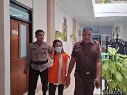 Sidang Mahasiswi Penyuplai Anak untuk Eks Kapolres Ngada Ditunda