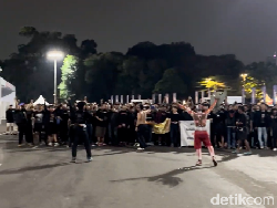 Video Ultras Garuda Ramaikan Laga Indonesia Vs Malaysia di GBK
