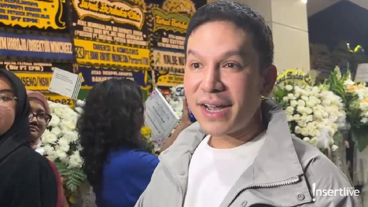 Upacara Tutup Peti Ayah Sarwendah