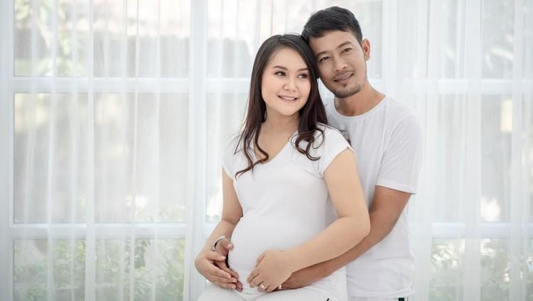 Ternyata Ini Alasan Libido Perempuan Meningkat saat Hamil Bunda harus tahu nih, ada beberapa alasan libido meningkat saat hamil. Penasaran apa saja penyebabnya? Simak ulasan selengkapnya berikut ini.