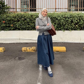 Get The Look: Inspirasi Outfit Casual Chic ke Kantor ala Meirani Amalia