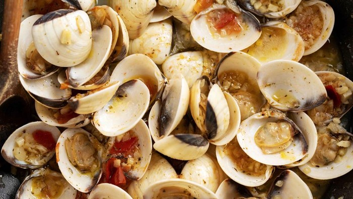 Ilustrasi kepah cocok untuk diet. Jenis seafood ini rendah kalori dan tinggi protein/Foto: freepik.com/valeria_aksakova