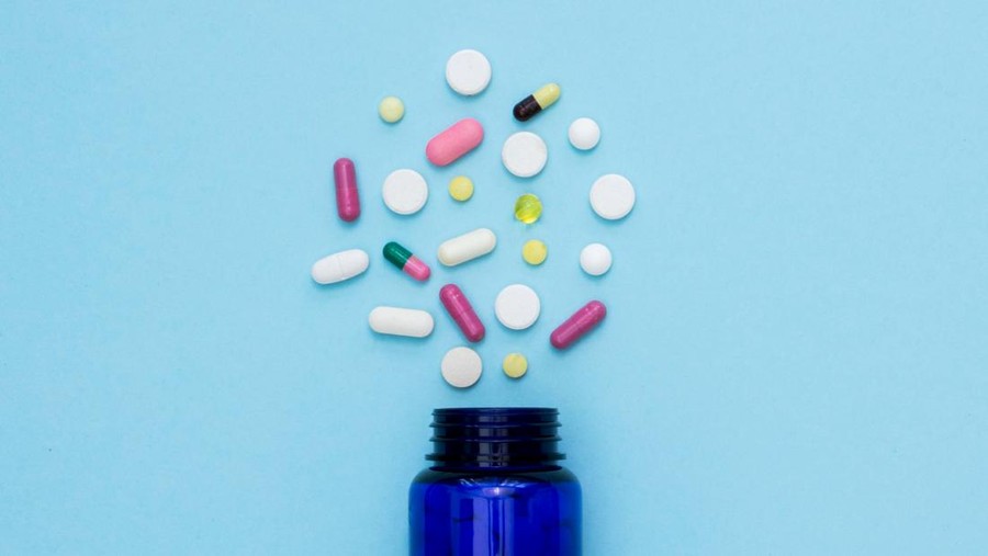 Ilustrasi obat vitamin kapsul antibiotik kesehatan Ilustrasi obat vitamin kapsul antibiotik kesehatan