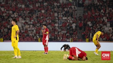 Sorotan Dunia Olahraga CNN Sport : FOTO: Timnas Indonesia U-23 Dibuat Frustrasi Malaysia di GBK