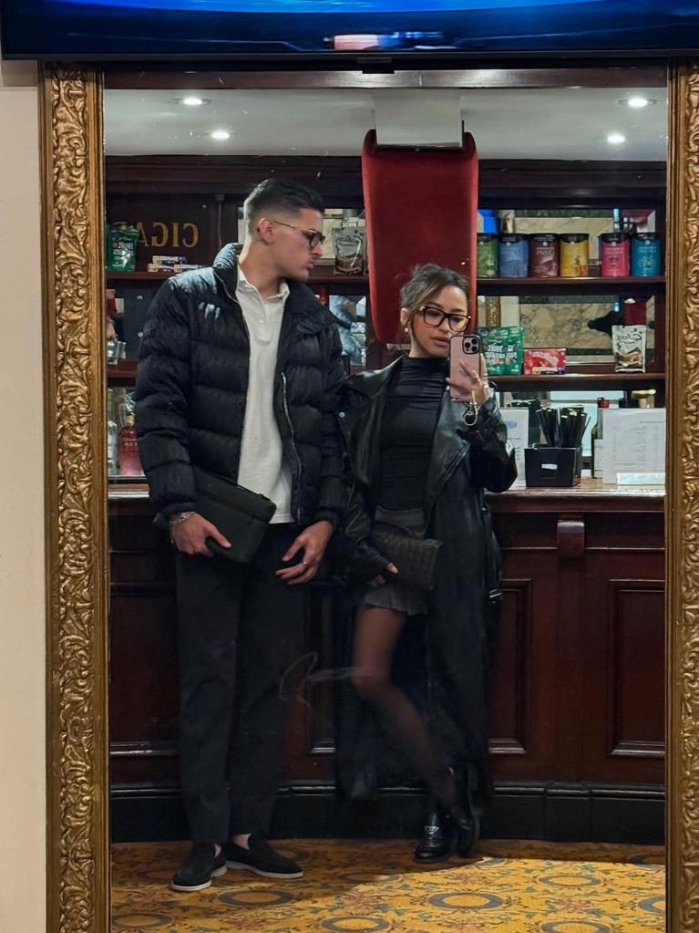 Jennifer Coppen dalam media sosial miliknya.