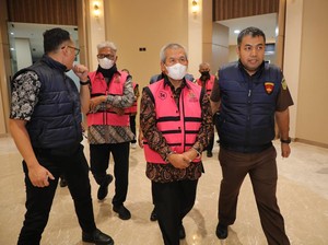 Negara Rugi Rp1,09 T, Ini Peran 8 Tersangka Baru Kasus Kredit Sritex Negara Rugi Rp1,09 T, Ini Peran 8 Tersangka Baru Kasus Kredit Sritex