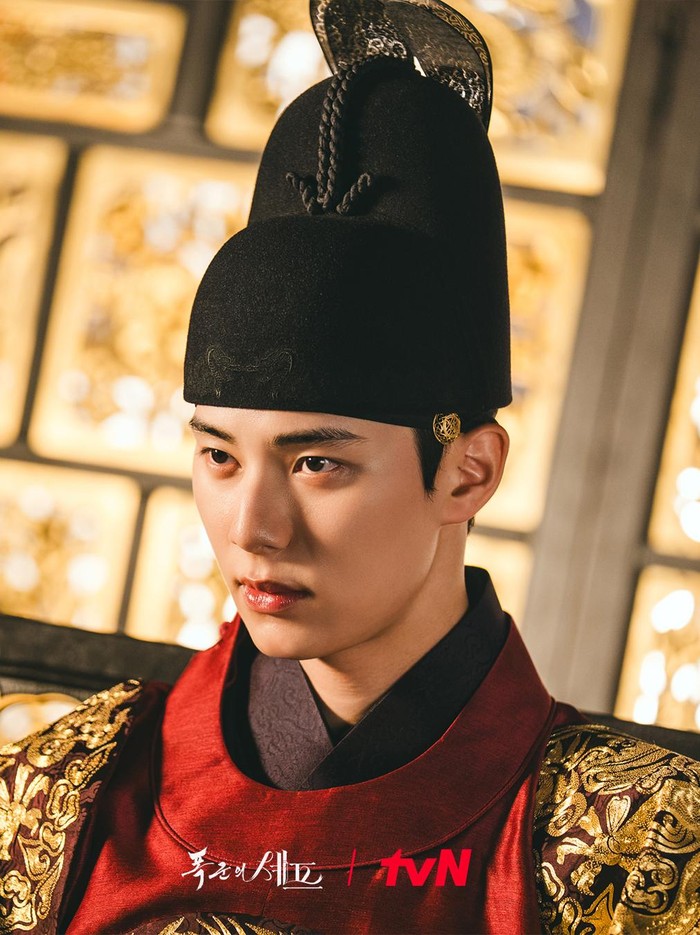 Merasa bahwa Yeon Ji Yeong berbakat, sang raja pun membawanya ke istana sebagai juru masak yang mengejutkan para penghuni kerajaan./ Foto: instagram.com/tvn_drama