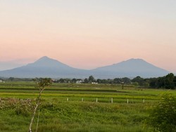 Tol Prambanan Klaten Masih Gratis, Bonus Pemandangan Indah Merapi-Merbabu