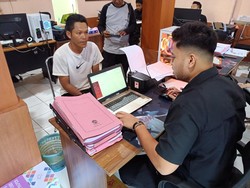 Alasan Pria di Mataram Banting-Injak Teman Sesama Jukir: Kesal Diejek Terus