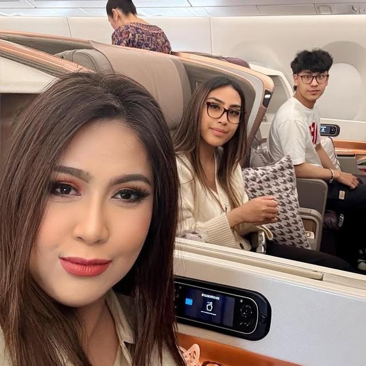 <p>Anak pertama mereka, Adhna Khayru Akyela Hardikusumo, dan sang adik, Ghaniya Khayra Shakilla Naja, sama-sama kuliah di Monash University, salah satu kampus ternama di Australia. Khayru yang kini berusia 21 tahun dan telah beranjak dewasa. Sementara Khayra yang kini berusia 19 tahun turut ikut menempuh pendidikan tinggi di kampus yang sama. (Foto: Instagram @gunawan_sudrajat_real)</p>
