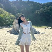 Get The Look: Inspirasi Summer Outfit ala Joy Red Velvet