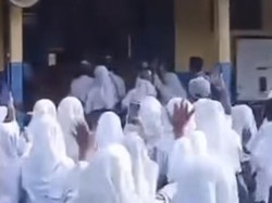 Kepsek SMAN 2 di Wakatobi Didemo Siswa gegara Diduga Korupsi Dana Sekolah
