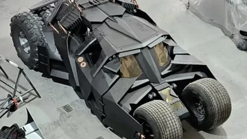 Berita Panas dari Dunia Sport CNN : Neymar Beli Replika Batmobile Seharga Rp24 Miliar