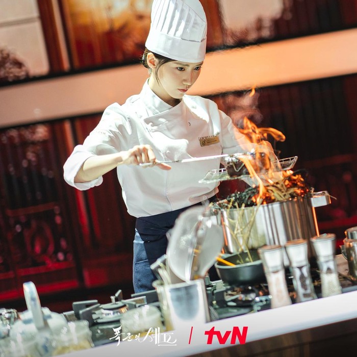 Yoona di Bon Appetit, Your Majesty