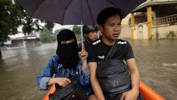 FOTO: Banjir Besar Genangi Filipina, Ribuan Orang Mengungsi