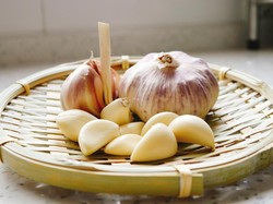 Harga Sembako Jogja Hari Ini 23 Juli 2025: Bawang Putih Merosot!