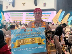 Humas Polda Metro Raih Penghargaan di Awarding Day Bhayangkara ke-79