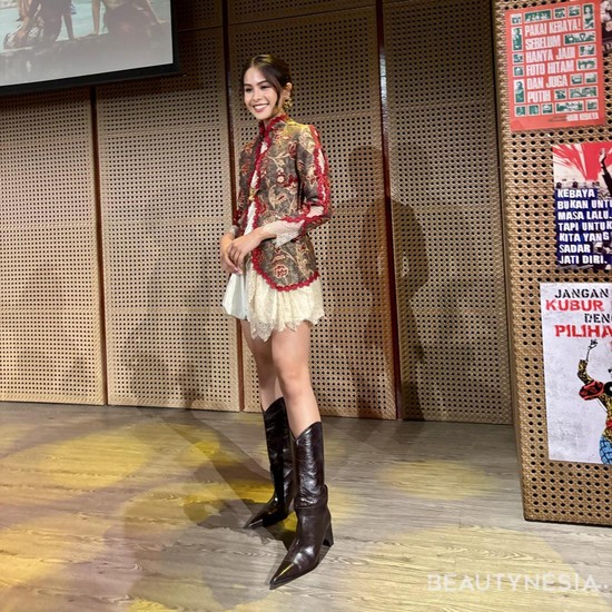 Get The Look: Kebaya Kekinian Ala Maudy Ayunda untuk Sambut Hari Kebaya Nasional