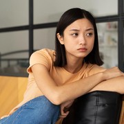 3 Tanda Seseorang Sedang Mati Rasa secara Emosional tapi Tidak Menyadarinya