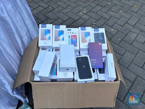 Ribuan HP Palsu Beredar di RI, Cek Cara Bedakan HP Asli dan Palsu Ribuan HP Palsu Beredar di RI, Cek Cara Bedakan HP Asli dan Palsu