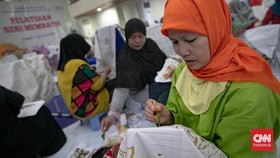 FOTO: Warga Jakarta Ramai-ramai Belajar Membatik