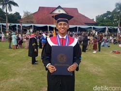 Perjuangan Haru Fauzi Praja IPDN Lewati 4 Tahun demi Banggakan Ortu