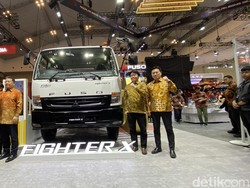 Mitsubishi Fuso di GIIAS 2025: Fighter X Terbaru-Canter buat Ngecas Baterai Truk