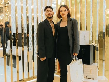 img-title Terpopuler: Menkeu Nepal Ditelanjangi vs Agama Onad dan Istri Disorot