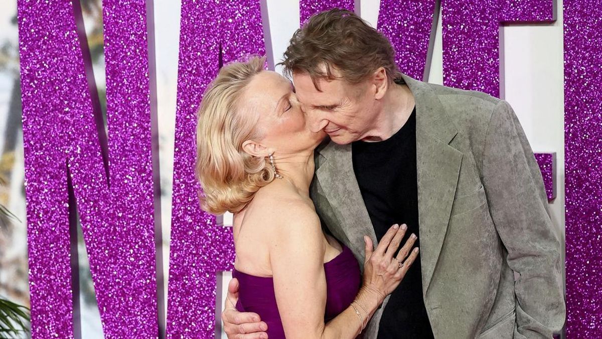 Cinlok, Pamela Anderson dan Liam Neeson Mulai Pacaran