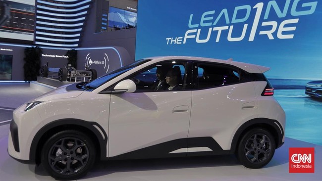Daihatsu Tanggapi Harga BYD Atto 1 Gesekan dengan LCGC Banderol mobil listrik BYD Atto 1 Rp195 juta - Rp235 juta bergesekan dengan LCGC.