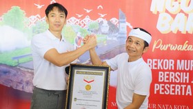 Ngosrek Purwakarta Sabet Rekor MURI Kerja Bakti Terbanyak di Jalan