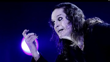 FOTO: Kidung Terakhir Sang Prince of Darkness di Atas Panggung