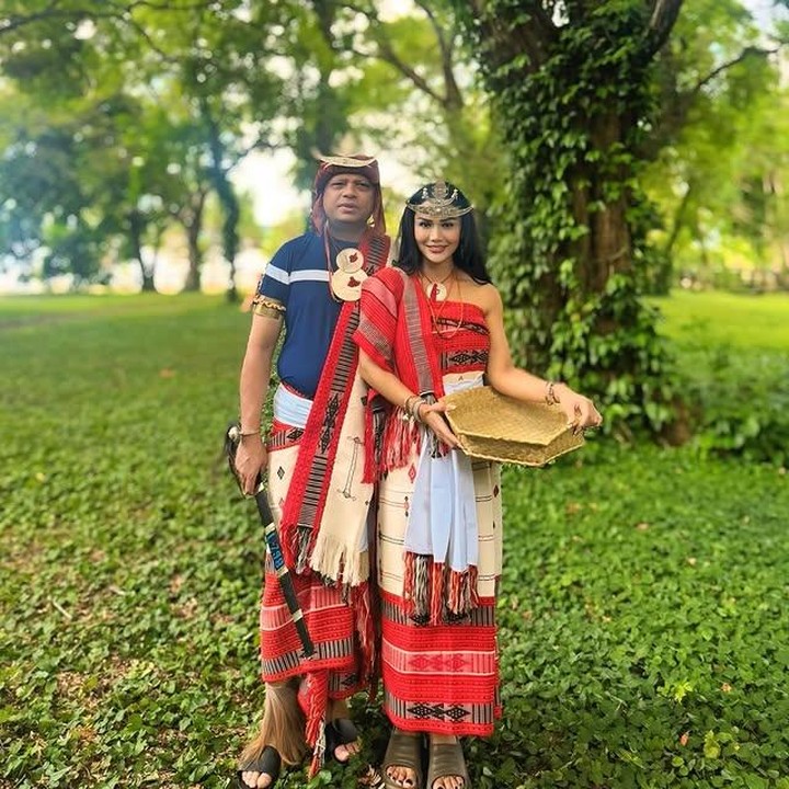 <p>Walau banyak menghabiskan waktu di Jakarta, Krisdayanti dan keluarganya cukup rutin mengunjungi kampung halaman sang suami di Timor Leste. Baru-baru ini, lewat media sosialnya, Krisdayanti membagikan potret kebersamaan mereka saat berada di sana. (Foto: Instagram @krisdayantilemos)</p>