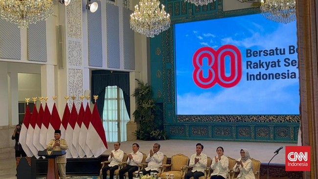 Makna Logo HUT ke-80 RI yang Dipilih Prabowo Perancang logo HUT ke-80 RI, Bram Patria, menjelaskan makna di balik desain minimalis yang melambangkan persatuan dan kesejahteraan rakyat Indonesia.