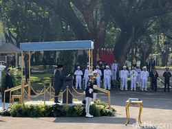 Bangga dan Haru, Prabowo Ucap Terima Kasih ke Pembina-Ortu Perwira TNI-Polri