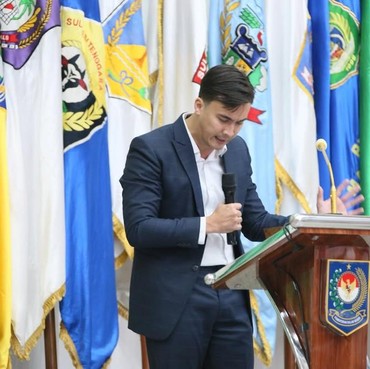 Isu Selingkuh dengan Teman Gereja, Ini 7 Potret Rendy Kjaernett Jadi Pendeta Disorot