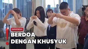 img-title Momen Sarwendah Iringi Upacara Tutup Peti sebelum Ayah Dikremasi