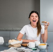 Sering Merasa Kembung Setelah Sarapan? 5 Makanan Ini Bisa Jadi Penyebabnya