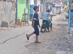 Jalan Karang Kemong Rusak Parah, Pemkot Mataram Kucurkan Rp 400 Juta
