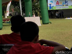 Puncak HAN, Ratusan Siswa di Lombok Barat Belajar Dongeng Pakai Wayang Botol