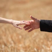 Putus Tapi Masih Kepikiran? Ini Cara Move On yang Sehat dan Efektif