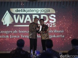 Dirut Jasa Marga Rivan Achmad Raih detikJateng-Jogja Awards 2025