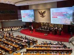 DPR Gelar Paripurna Penutupan Masa Sidang, 347 Anggota Dewan Hadir