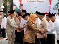 Tanam Indigofera Secara Masif, Khofifah Terima Penghargaan dari MURI