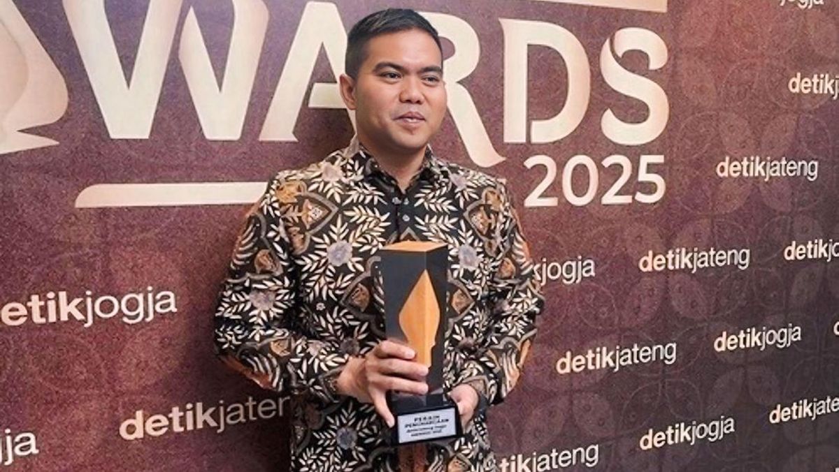 HS Rokok Terima Penghargaan Penyerap-Pembina Tenaga Kerja Lokal