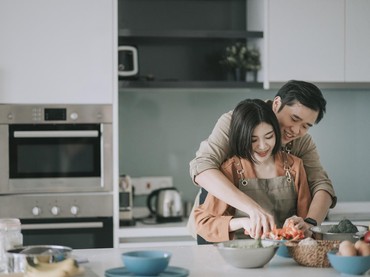 10 Kegiatan yang Dilakukan Pasangan Bahagia saat Weekend Menurut Pakar