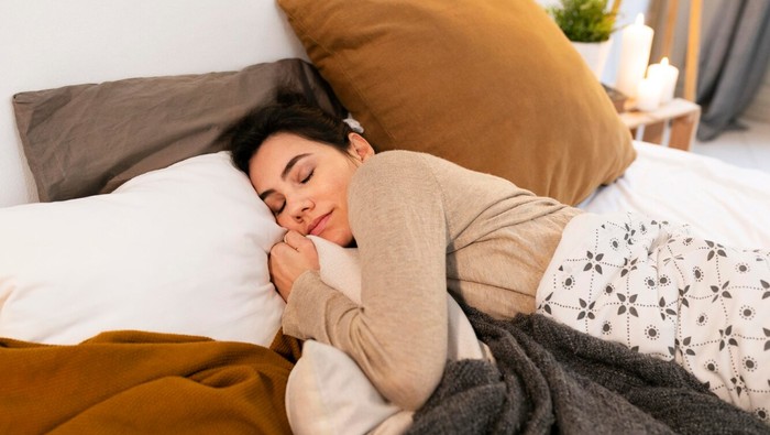 Ilustrasi tidur berkualitas/Freepik: freepik