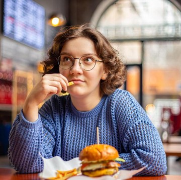 Menurut Dokter, Hindari Konsumsi 3 Makanan Ini untuk Jaga Kesehatan Liver