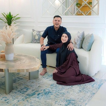 Beri Kejutan Ulang Tahun Sahabat, Penampilan Suami Irish Bella Jadi Sorotan